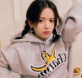 杨超越圈内人爆料女友,圈内人独家爆料，真相令人震惊